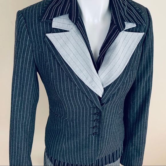 Suzy Shier Double Lapel Grey Pinstripe Blazer - Picture 4 of 16